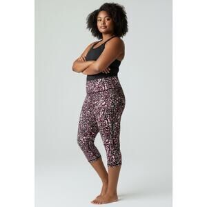 Under Armour Women's No-Slip High Rise Compression Capri Leggings Pink 3X